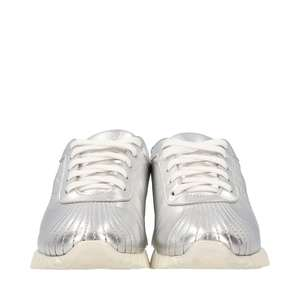 https://dbiyorq10n2b9.cloudfront.net/product-images/CSHOFER0117/SALVATORE-FERRAGAMO-Metallic-Mompeo-Sneakers-Silver-White_2.jpg.webp