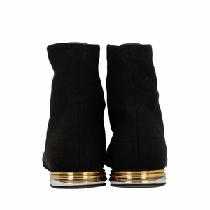 https://dbiyorq10n2b9.cloudfront.net/product-images/CSHOFER0135/SALVATORE-FERRAGAMO-Knit-Missy-Sock-Booties-Black_4.jpg.webp