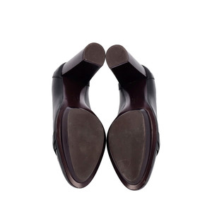 https://dbiyorq10n2b9.cloudfront.net/product-images/CSHOFER0162/SALVATORE-FERRAGAMO-Leather-Block-Heel-Pumps-Black_5.jpg.webp