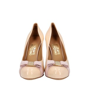 https://dbiyorq10n2b9.cloudfront.net/product-images/CSHOFER0164/SALVATORE-FERRAGAMO-Patent-Vara-Bow-Pumps-Blush-Pink_3.jpg.webp