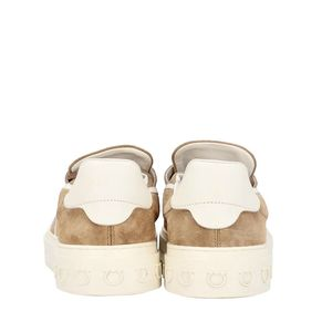 https://dbiyorq10n2b9.cloudfront.net/product-images/CSHOFER0166/SALVATORE-FERRAGAMO-Suede-Gancini-Sneakers-Beige_4.jpg.webp