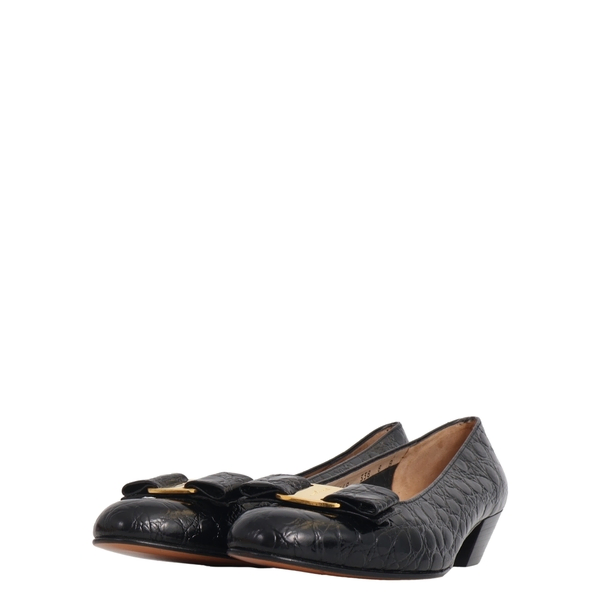 Vintage Embossed Vara Pumps Black