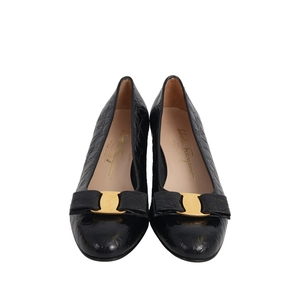 Vintage Embossed Vara Pumps Black, view 3