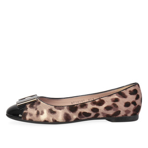 https://dbiyorq10n2b9.cloudfront.net/product-images/CSHOFER123/SALVATORE-FERRAGAMO-Pony-Hair-Varina-Ballet-Flats-Leopard-Print-S-38.5-5.5-side.jpg.webp