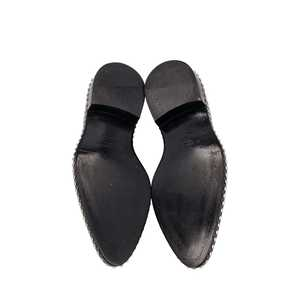 https://dbiyorq10n2b9.cloudfront.net/product-images/CSHOGIV0023/GIVENCHY-Patent-Studded-Oxford-Shoes-Black_1.jpg.webp