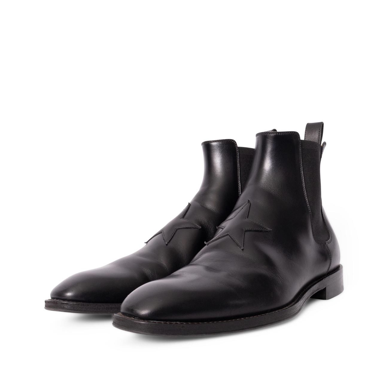 https://dbiyorq10n2b9.cloudfront.net/product-images/CSHOGIV0038/GIVENCHY-Leather-Chelsea-Star-Boots-Black-2.jpg.webp