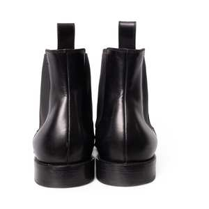 https://dbiyorq10n2b9.cloudfront.net/product-images/CSHOGIV0038/GIVENCHY-Leather-Chelsea-Star-Boots-Black-3.jpg.webp