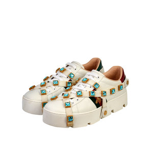 https://dbiyorq10n2b9.cloudfront.net/product-images/CSHOGUC0022/GUCCI-Leather-Crystals-Sneakers-WhiteBlue-S-40-6.5-angle.jpg.webp