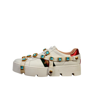 https://dbiyorq10n2b9.cloudfront.net/product-images/CSHOGUC0022/GUCCI-Leather-Crystals-Sneakers-WhiteBlue-S-40-6.5-side.jpg.webp