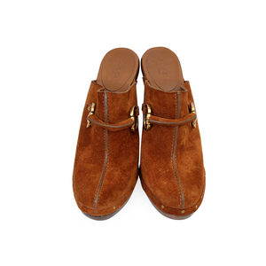 https://dbiyorq10n2b9.cloudfront.net/product-images/CSHOGUC0136/GUCCI-Suede-Horsebit-Clogs-Brown-S-36.5-3.5-Front-1.jpg.webp