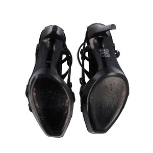 https://dbiyorq10n2b9.cloudfront.net/product-images/CSHOGUC0234/GUCCI-Calfskin-Suede-Daryl-Cage-Sandals-Black_5.jpg.webp