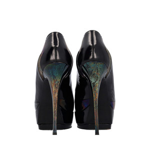 https://dbiyorq10n2b9.cloudfront.net/product-images/CSHOGUC0376/GUCCI-Leather-Division-Platform-Pumps-Multicolour_4.jpg.webp