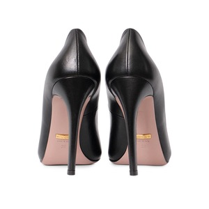 https://dbiyorq10n2b9.cloudfront.net/product-images/CSHOGUC0564/GUCCI-Leather-Pumps-Black-5.jpg.webp