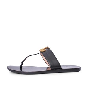 https://dbiyorq10n2b9.cloudfront.net/product-images/CSHOGUC0648/GUCCI-Leather-GG-Thong-Sandals-Black-3.jpg.webp