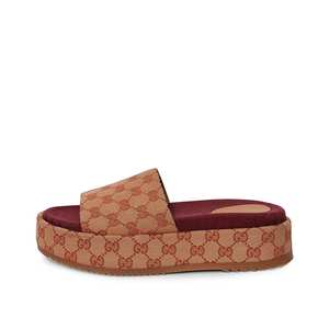 https://dbiyorq10n2b9.cloudfront.net/product-images/CSHOGUC0674/GUCCI-GG-Platform-Slides-BurgundyBeige-4.jpg.webp