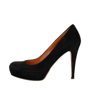https://dbiyorq10n2b9.cloudfront.net/product-images/CSHOGUC0930/GUCCI-Suede-Betty-Platform-Pumps-Black_2.jpg.webp