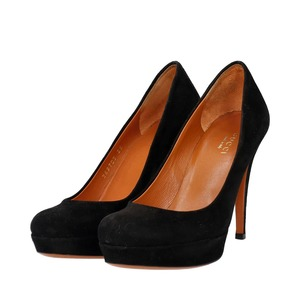 https://dbiyorq10n2b9.cloudfront.net/product-images/CSHOGUC0930/GUCCI-Suede-Betty-Platform-Pumps-Black_3.jpg.webp