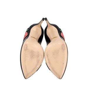 https://dbiyorq10n2b9.cloudfront.net/product-images/CSHOGUC0981/GUCCI-Leather-Flora-Embroidered-Ophelia-Pumps-Black_1.jpg.webp