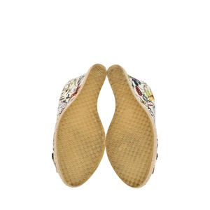 https://dbiyorq10n2b9.cloudfront.net/product-images/CSHOGUC0995/GUCCI-Canvas-Floral-Horesbit-Open-Toe-Wedges-Multicolour_1.jpg.webp
