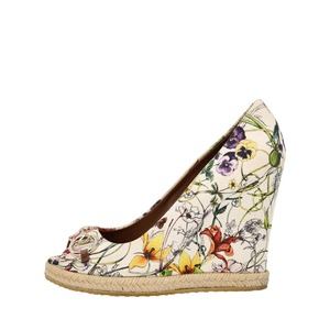 https://dbiyorq10n2b9.cloudfront.net/product-images/CSHOGUC0995/GUCCI-Canvas-Floral-Horesbit-Open-Toe-Wedges-Multicolour_4.jpg.webp