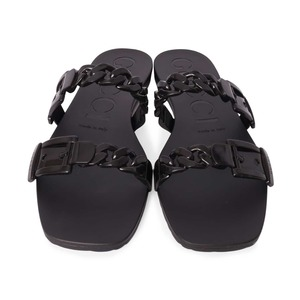 https://dbiyorq10n2b9.cloudfront.net/product-images/CSHOGUC1066/GUCCI-Rubber-Chain-Slides-Black_1.jpg.webp