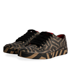 https://dbiyorq10n2b9.cloudfront.net/product-images/CSHOGUC159/GUCCI-GG-Caleido-Mens-Sneakers-BlackBeige-S-41-7.5-angle.jpg.webp