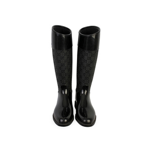 https://dbiyorq10n2b9.cloudfront.net/product-images/CSHOGUC240/GUCCI-GG-Rubber-Rain-Boots-Black-S-37-4-front.jpg.webp