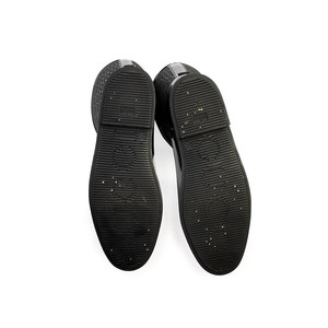 https://dbiyorq10n2b9.cloudfront.net/product-images/CSHOGUC240/GUCCI-GG-Rubber-Rain-Boots-Black-S-37-4-soles.jpg.webp