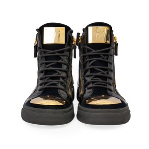 https://dbiyorq10n2b9.cloudfront.net/product-images/CSHOGZ0011/GIUSEPPE-ZANOTTI-LeatherSuede-Gold-Plate-Sneakers-BlackGold-S-41.5-7.5-front.jpg.webp