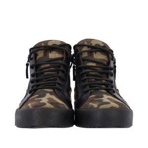 https://dbiyorq10n2b9.cloudfront.net/product-images/CSHOGZ0035/GUISEPPE-ZANOTTI-Fabric-Leather-Camouflage-Sneakers_4.jpg.webp