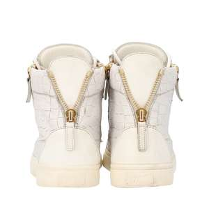 https://dbiyorq10n2b9.cloudfront.net/product-images/CSHOGZ0099/GIUSEPPE-ZANOTTI-Croc-Embossed-London-High-Top-Sneakers-White_4.jpg.webp