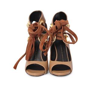 https://dbiyorq10n2b9.cloudfront.net/product-images/CSHOGZ0124/GIUSEPPE-ZANOTTI-LeatherSuede-Gladiator-Sandals-Tan-2.jpg.webp