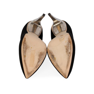 https://dbiyorq10n2b9.cloudfront.net/product-images/CSHOGZ112/GIUSEPPE-ZANOTTI-Suede-Gold-Metal-heel-Pumps-Black-S-39-6-soles.jpg.webp