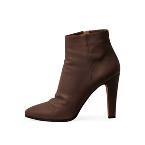 https://dbiyorq10n2b9.cloudfront.net/product-images/CSHOJC0029/JIMMY-CHOO-Leather-Monday-Mink-Ankle-Boots-Mink-S-42-8-side.jpg.webp