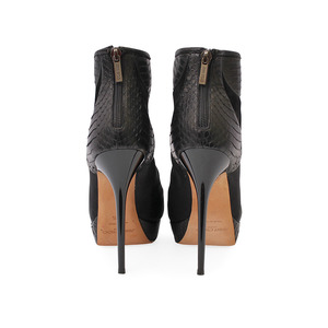 https://dbiyorq10n2b9.cloudfront.net/product-images/CSHOJC0032/JIMMY-CHOO-MeshSnakeskin-Ankle-Booties-Black-S-39.5-6-back.jpg.webp