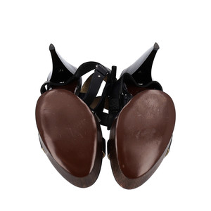 https://dbiyorq10n2b9.cloudfront.net/product-images/CSHOLAN0008/LANVIN-Leather-Wooden-Platform-Sandals-Black_5.jpg.webp