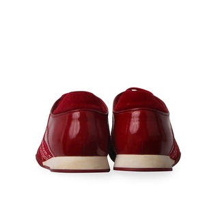 https://dbiyorq10n2b9.cloudfront.net/product-images/CSHOLV0012/LOUIS-VUITTON-SuedePatent-Leather-Sneakers-Red-S-38-5-back.jpg.webp