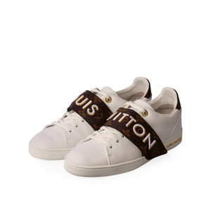 https://dbiyorq10n2b9.cloudfront.net/product-images/CSHOLV0030/LOUIS-VUITTON-MonogramLeather-Frontrow-Sneakers-White-S-39-6-angle.jpg.webp