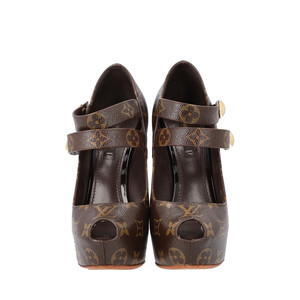https://dbiyorq10n2b9.cloudfront.net/product-images/CSHOLV0306/LOUIS-VUITTON-Monogram-Ritual-Fetish-Platform-Pumps_1.jpg.webp