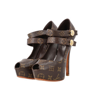 https://dbiyorq10n2b9.cloudfront.net/product-images/CSHOLV0306/LOUIS-VUITTON-Monogram-Ritual-Fetish-Platform-Pumps_2.jpg.webp