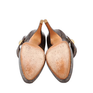 https://dbiyorq10n2b9.cloudfront.net/product-images/CSHOLV0306/LOUIS-VUITTON-Monogram-Ritual-Fetish-Platform-Pumps_5.jpg.webp