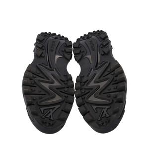 https://dbiyorq10n2b9.cloudfront.net/product-images/CSHOLV0327/LOUIS-VUITTON-Suede-Mesh-LV-Runner-Tatic-Trainers-Black-Grey_5.jpg.webp