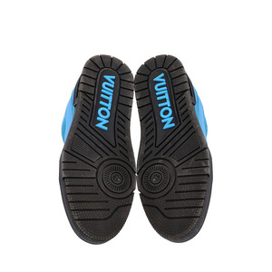 https://dbiyorq10n2b9.cloudfront.net/product-images/CSHOLV0456/LOUIS-VUITTON-Leather-LV-Trainer-Sneakers-Blue-Black_5.jpg.webp