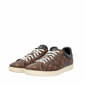 https://dbiyorq10n2b9.cloudfront.net/product-images/CSHOLV0691/LOUIS-VUITTON-Monogram-Frontrow-Sneakers-_4.jpg.webp