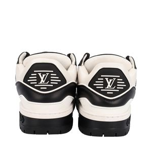 https://dbiyorq10n2b9.cloudfront.net/product-images/CSHOLV1086/LOUIS-VUITTON-Leather-LV-Trainer-Maxi-Sneakers-Black-White_4.jpg.webp