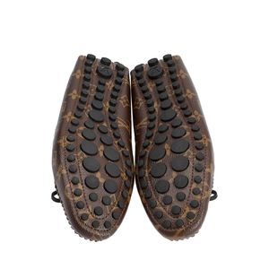 https://dbiyorq10n2b9.cloudfront.net/product-images/CSHOLV1096/LOUIS-VUITTON-Monogram-Gloria-Loafers_5.jpg.webp