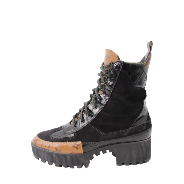 Suede Laureate Platform Desert Boots Black