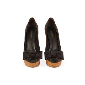 https://dbiyorq10n2b9.cloudfront.net/product-images/CSHOLV174/LOUIS-VUITTON-Monogram-Rivoli-Cork-Peep-Toe-Pumps-S-40-6.5-front.jpg.webp