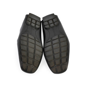 https://dbiyorq10n2b9.cloudfront.net/product-images/CSHOLV236/LOUIS-VUITTON-Leather-Monte-Carlo-Moccasins-Black-S-44-10-soles.jpg.webp