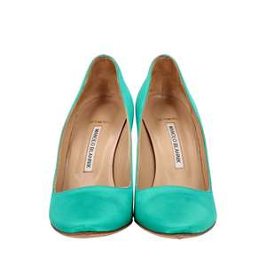 https://dbiyorq10n2b9.cloudfront.net/product-images/CSHOMB0019/MANOLO-BLAHNIK-X-VETEMENTS-Satin-Pumps-Green_3.jpg.webp